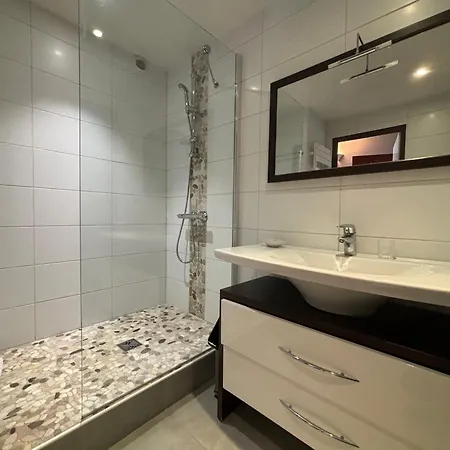 Face Confort, Proche Et Centre, - Fr-1-197-267 * Les Sables-d'Olonne